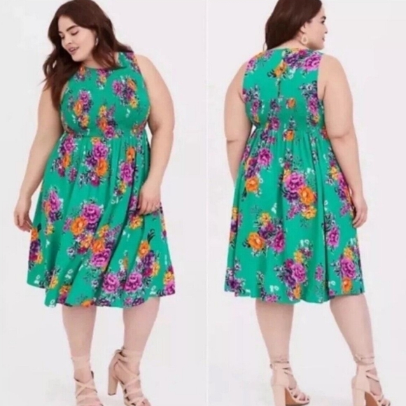 Torrid Midi Challis Green Floral Smocked Dress Size 4X - Picture 1 of 7